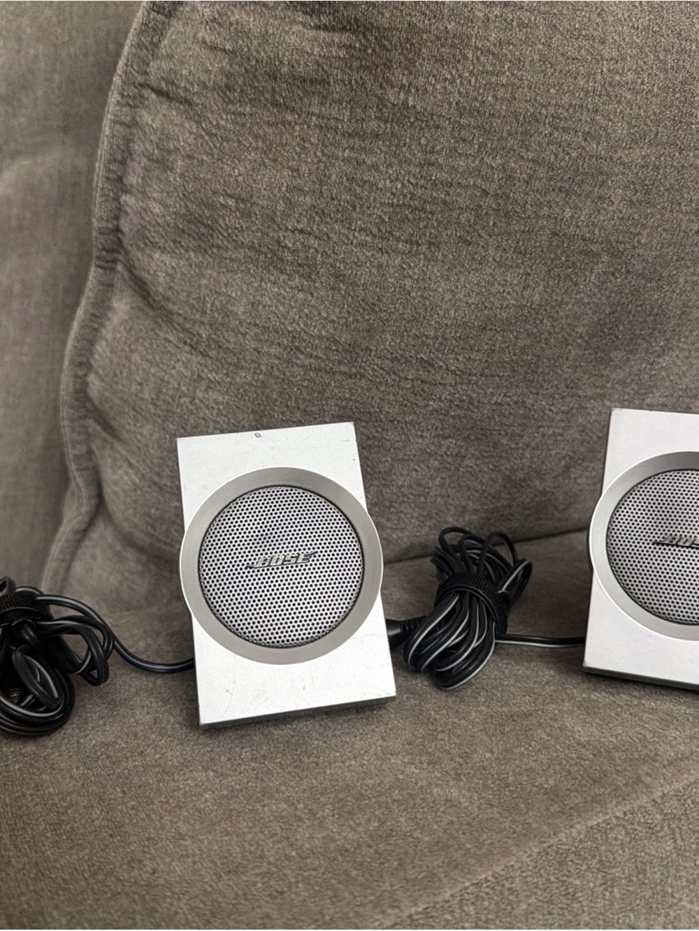[Pair] 2 Bose Desktop Speakers. SEE Pics. READ!